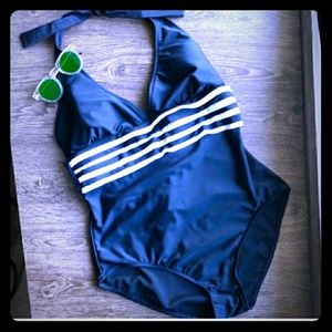 Super flattering one piece by Anne Cole